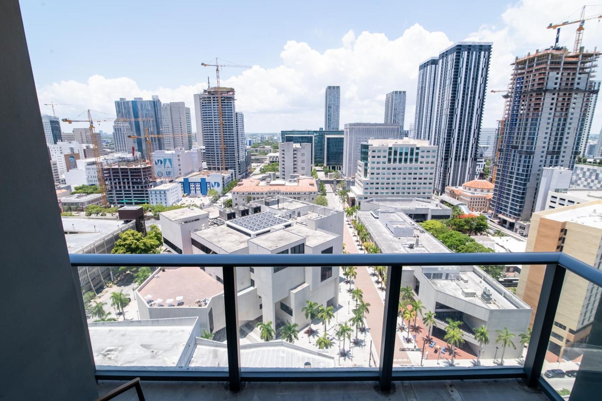 Luxurious King Bed Suite In Downtown Miami Exteriér fotografie